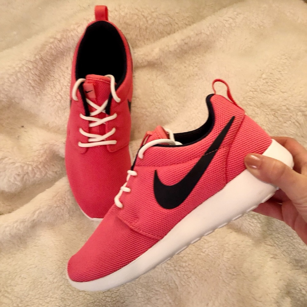 New Nike Roshe One - Sea Coral/ Obsidian
